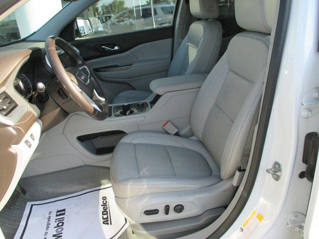 Photo of 2021 White Frost Tricoat GMC Acadia