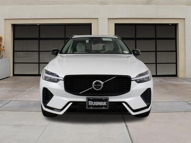 Photo of 2025 Crystal White Volvo XC60 Plug-In Hybrid