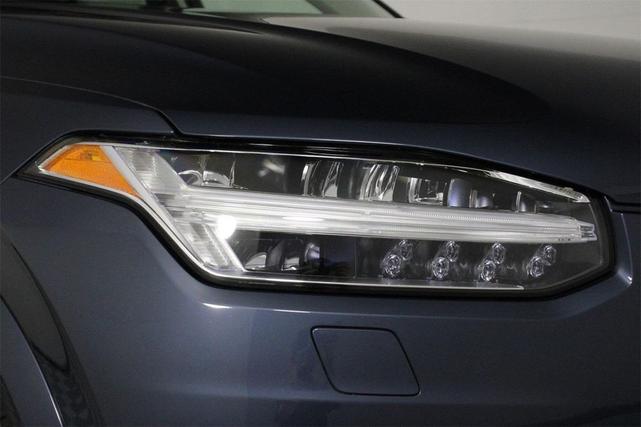 Photo of 2023 Denim Blue Metallic Volvo XC90 Recharge Plug-In Hybrid