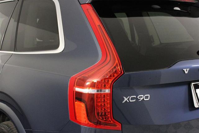 Photo of 2023 Denim Blue Metallic Volvo XC90 Recharge Plug-In Hybrid
