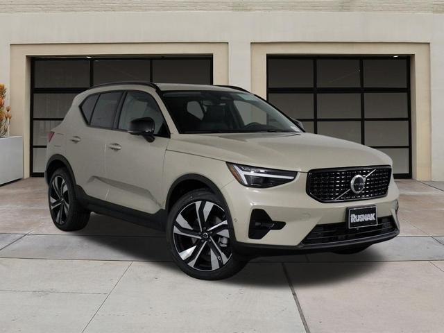 Photo of 2026 Sand Dune Metallic Volvo XC40