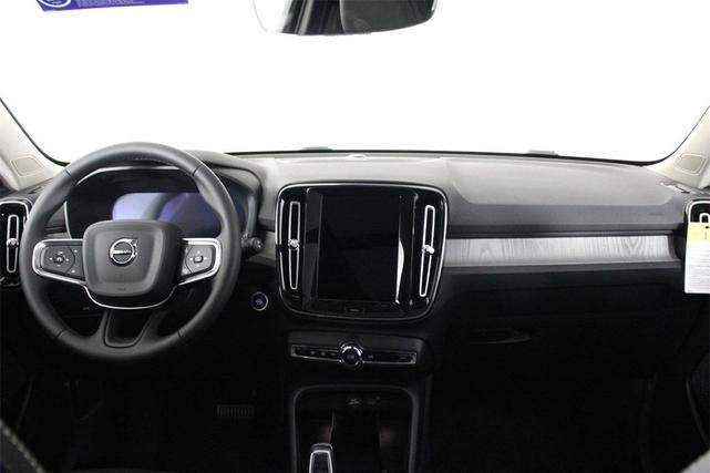 Photo of 2026 Sand Dune Metallic Volvo XC40
