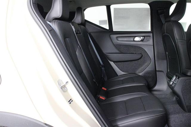 Photo of 2026 Sand Dune Metallic Volvo XC40