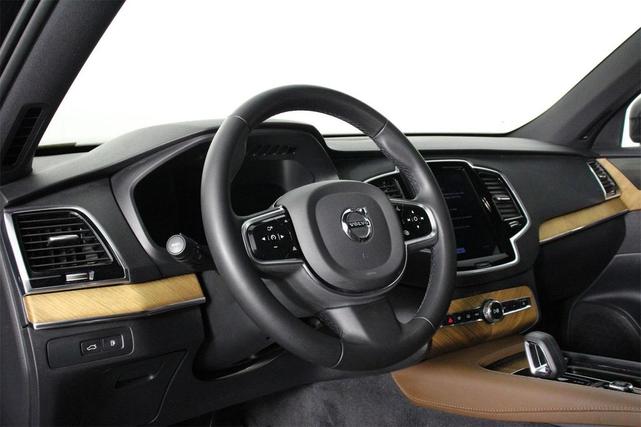 Photo of 2023 Onyx Black Metallic Volvo XC90 Recharge Plug-In Hybrid