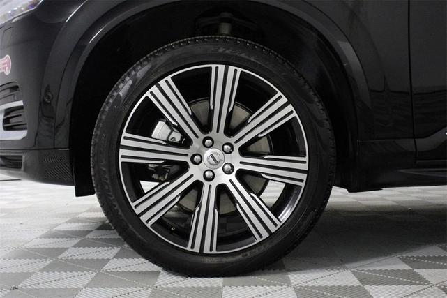 Photo of 2023 Onyx Black Metallic Volvo XC90 Recharge Plug-In Hybrid