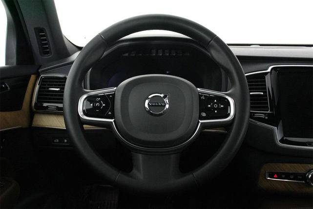 Photo of 2023 Onyx Black Metallic Volvo XC90 Recharge Plug-In Hybrid