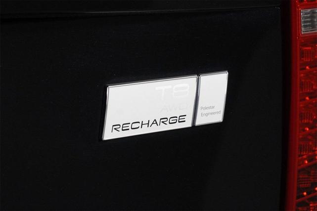 Photo of 2023 Onyx Black Metallic Volvo XC90 Recharge Plug-In Hybrid