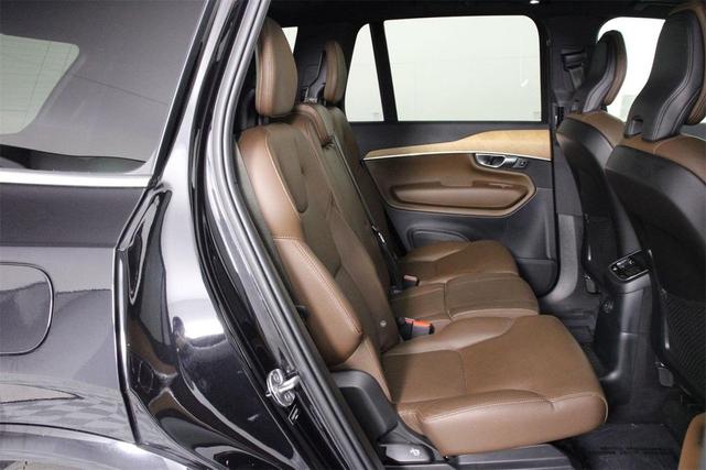 Photo of 2023 Onyx Black Metallic Volvo XC90 Recharge Plug-In Hybrid