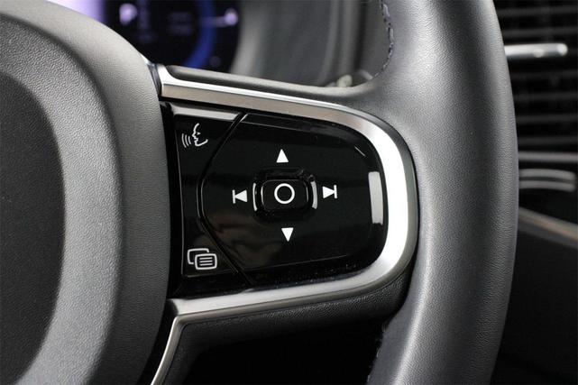 Photo of 2023 Onyx Black Metallic Volvo XC90 Recharge Plug-In Hybrid