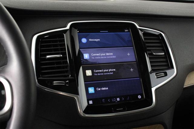 Photo of 2023 Onyx Black Metallic Volvo XC90 Recharge Plug-In Hybrid