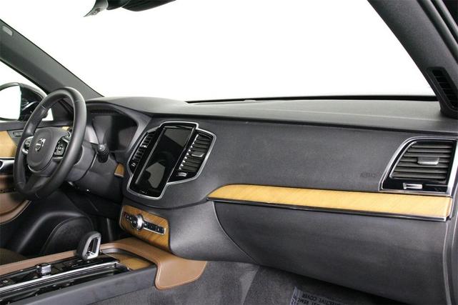 Photo of 2023 Onyx Black Metallic Volvo XC90 Recharge Plug-In Hybrid