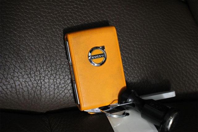 Photo of 2023 Onyx Black Metallic Volvo XC90 Recharge Plug-In Hybrid