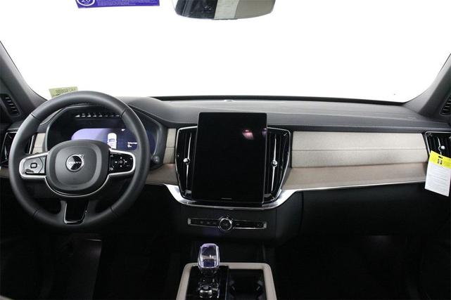 Photo of 2025 Onyx Black Volvo XC90 Plug-In Hybrid