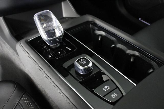 Photo of 2025 Vapour Gray Volvo XC90