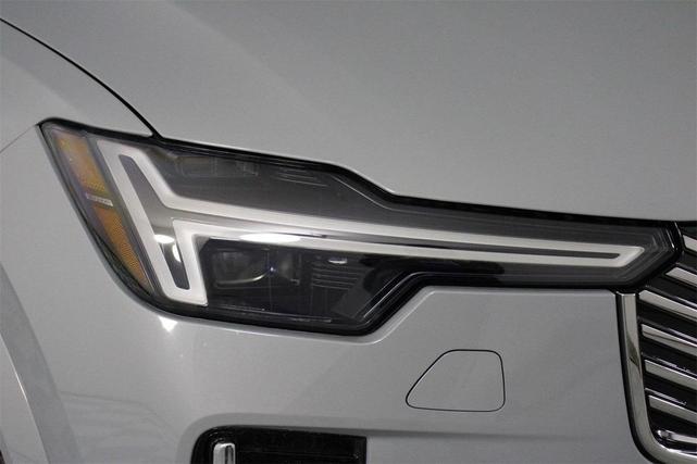 Photo of 2025 Vapour Gray Volvo XC90