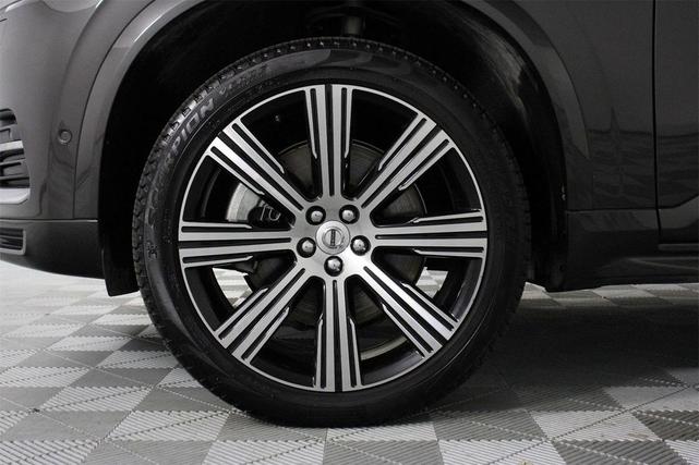 Photo of 2024 Platinum Grey Metallic Volvo XC90 Recharge Plug-In Hybrid