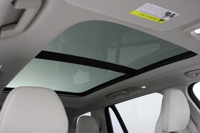 Photo of 2024 Platinum Grey Metallic Volvo XC90 Recharge Plug-In Hybrid