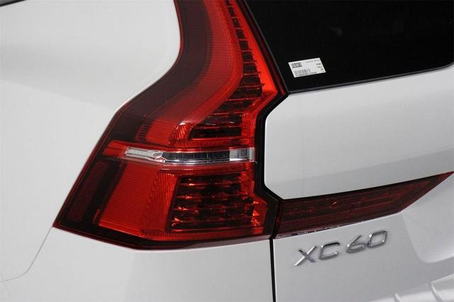 Photo of 2025 Crystal White Volvo XC60 Plug-In Hybrid
