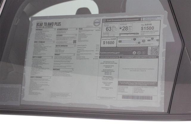 Photo of 2025 Crystal White Volvo XC60 Plug-In Hybrid