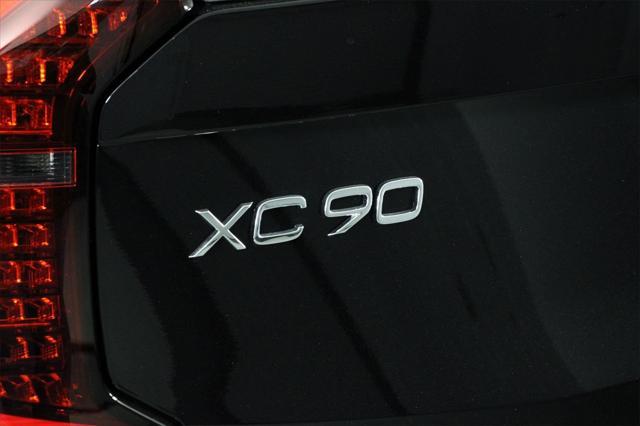 Photo of 2025 Onyx Black Volvo XC90 Plug-In Hybrid