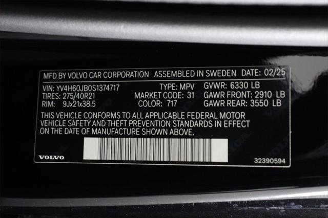 Photo of 2025 Onyx Black Volvo XC90 Plug-In Hybrid
