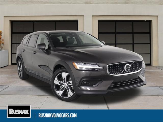 2023 Volvo V60 Cross Country