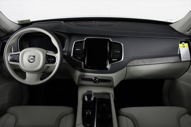 Photo of 2025 Vapour Gray Volvo XC90