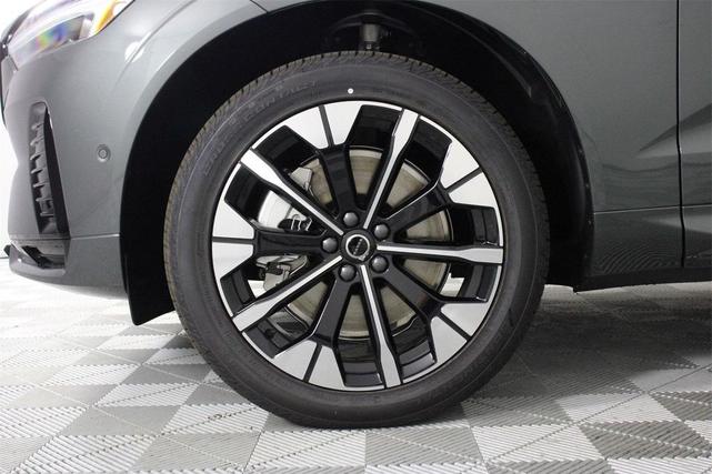 Photo of 2026 Forest Lake Volvo XC60 Plug-In Hybrid