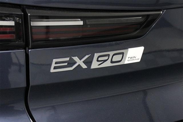 Photo of 2025 Denim Blue Volvo EX90
