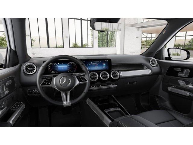 Photo of 2025 Polar White Mercedes-Benz GLB 250
