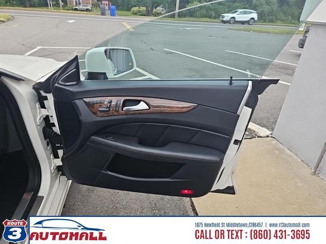 Photo of 2014 White Mercedes-Benz S-Class