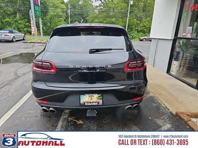 Photo of 2015 Black Porsche Macan
