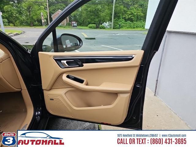 Photo of 2015 Black Porsche Macan