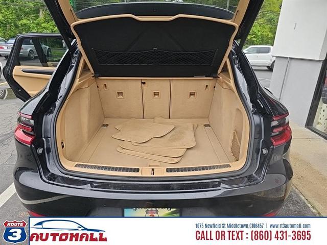 Photo of 2015 Black Porsche Macan