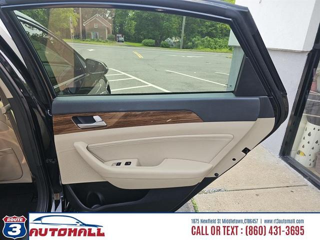 Photo of 2016 Black Hyundai SONATA
