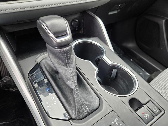 Photo of 2022 Moon Dust Toyota Highlander