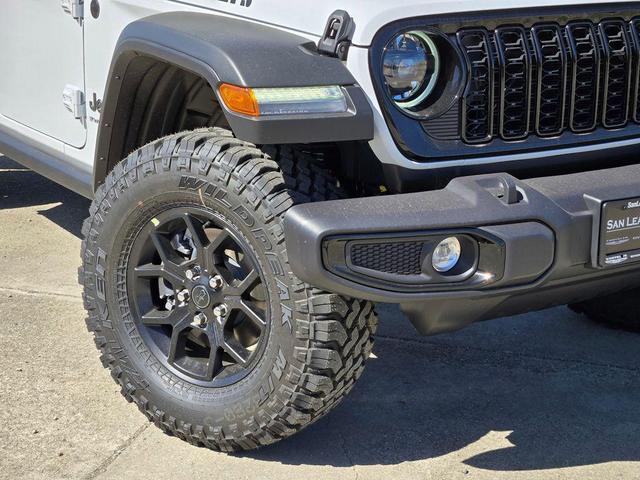 Photo of 2025 Bright White Clearcoat Jeep Wrangler