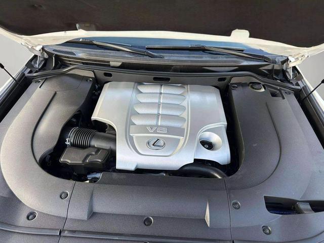 Photo of 2011 Starfire Pearl Lexus LX 570