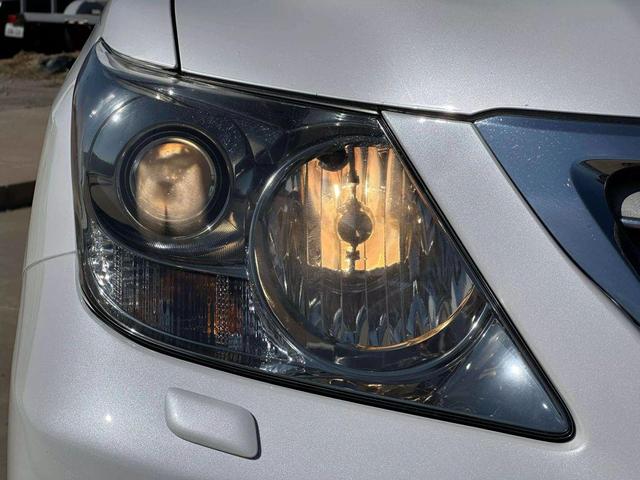 Photo of 2011 Starfire Pearl Lexus LX 570