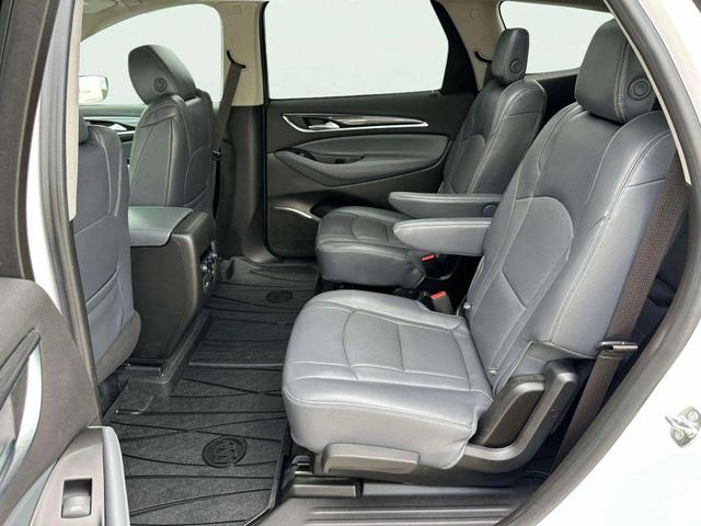 Photo of 2018 White Buick Enclave