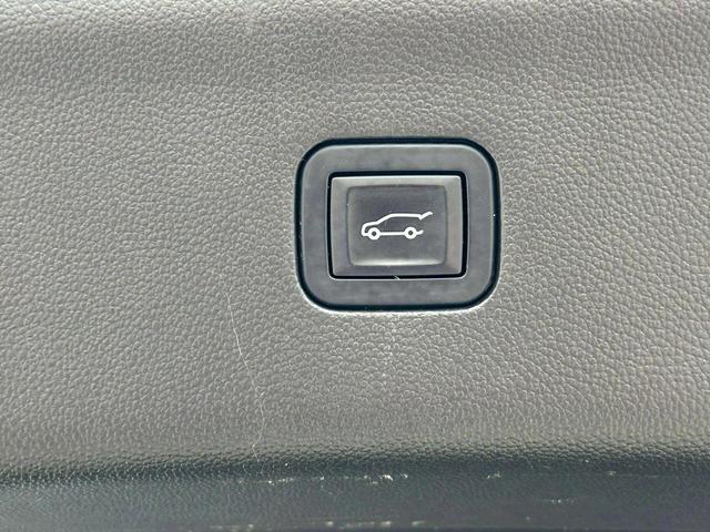 Photo of 2018 White Buick Enclave