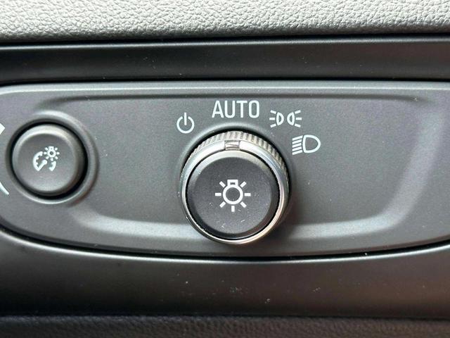 Photo of 2018 White Buick Enclave
