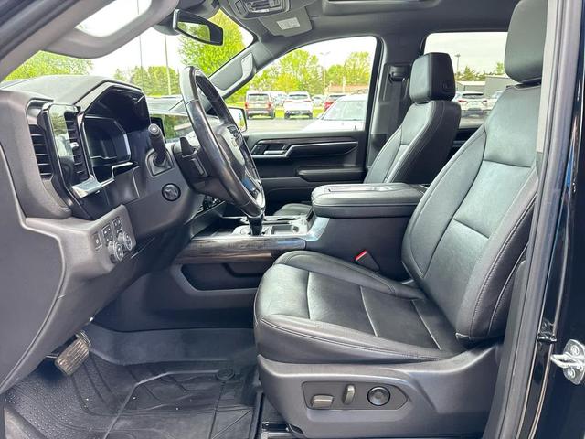 Photo of 2022 Black Chevrolet Silverado 1500