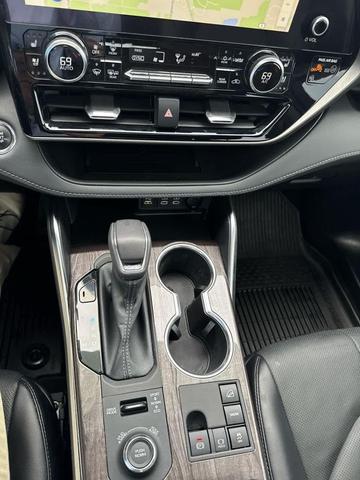 Photo of 2023 Wind Chill Pearl Toyota Highlander