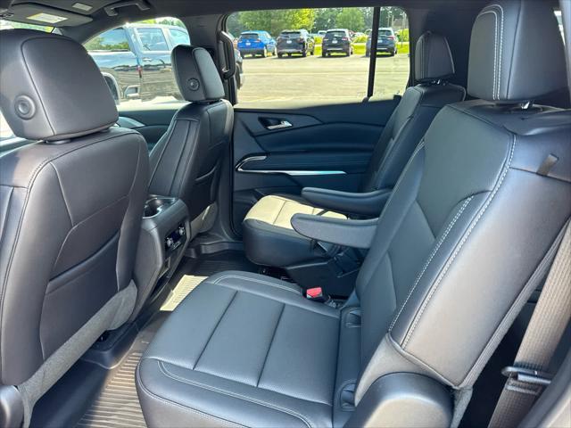 Photo of 2025 Radiant Red Tintcoat Chevrolet Traverse
