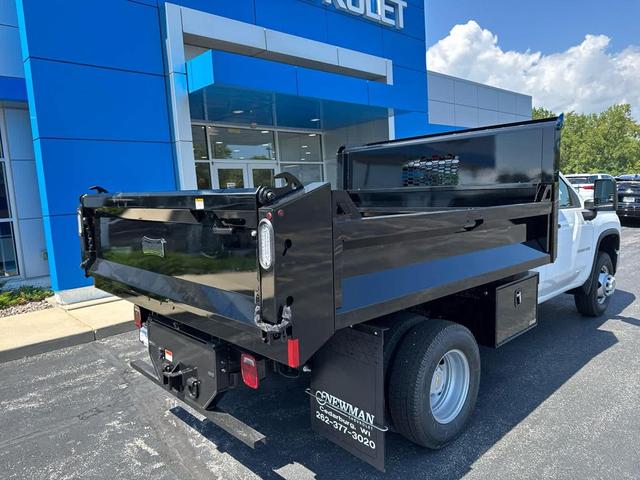Photo of 2025 Summit White Chevrolet Silverado 3500