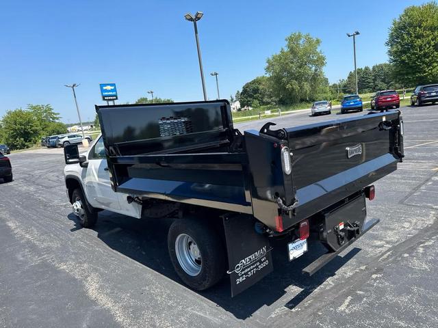 Photo of 2025 Summit White Chevrolet Silverado 3500