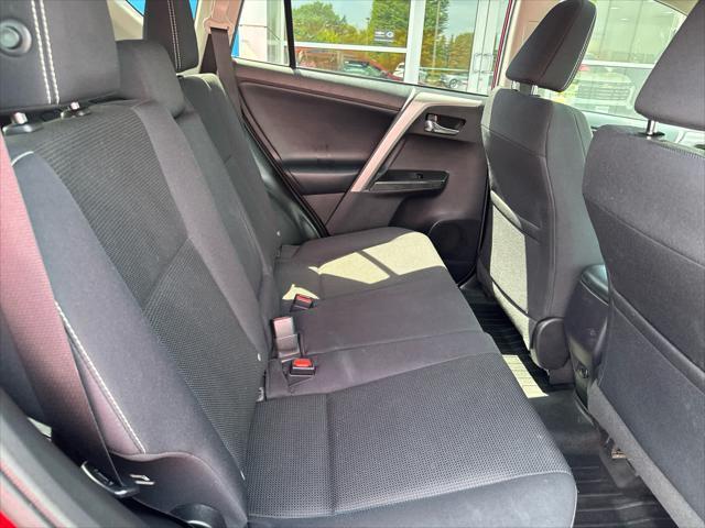Photo of 2018 Ruby Flare Pearl Toyota RAV4