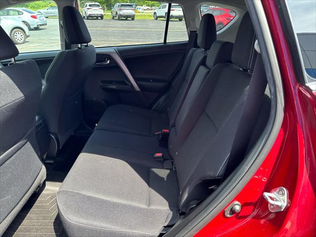 Photo of 2018 Ruby Flare Pearl Toyota RAV4