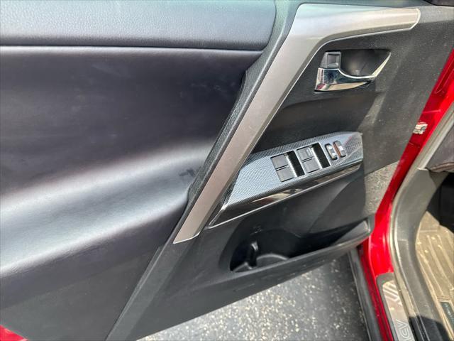 Photo of 2018 Ruby Flare Pearl Toyota RAV4
